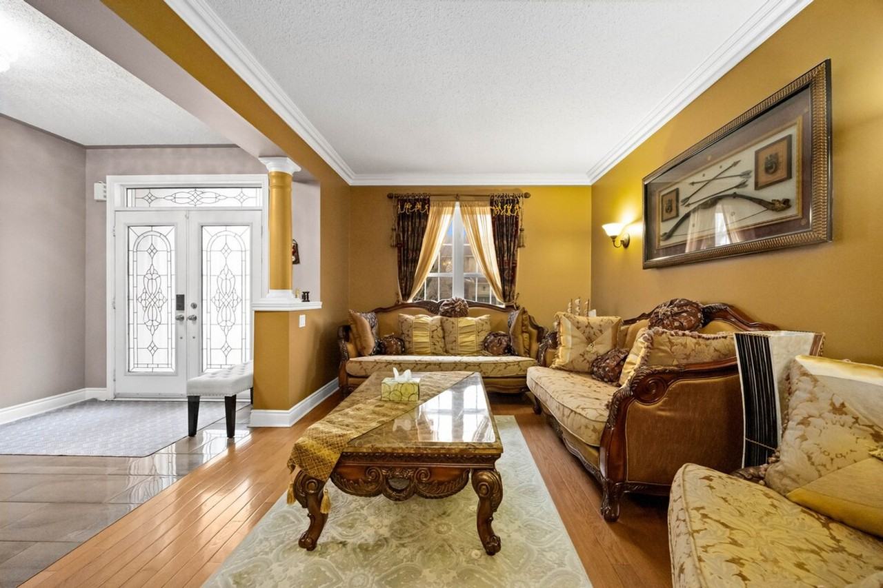 43 Saint Hubert Dr #1504441P - Photo 2 of 42