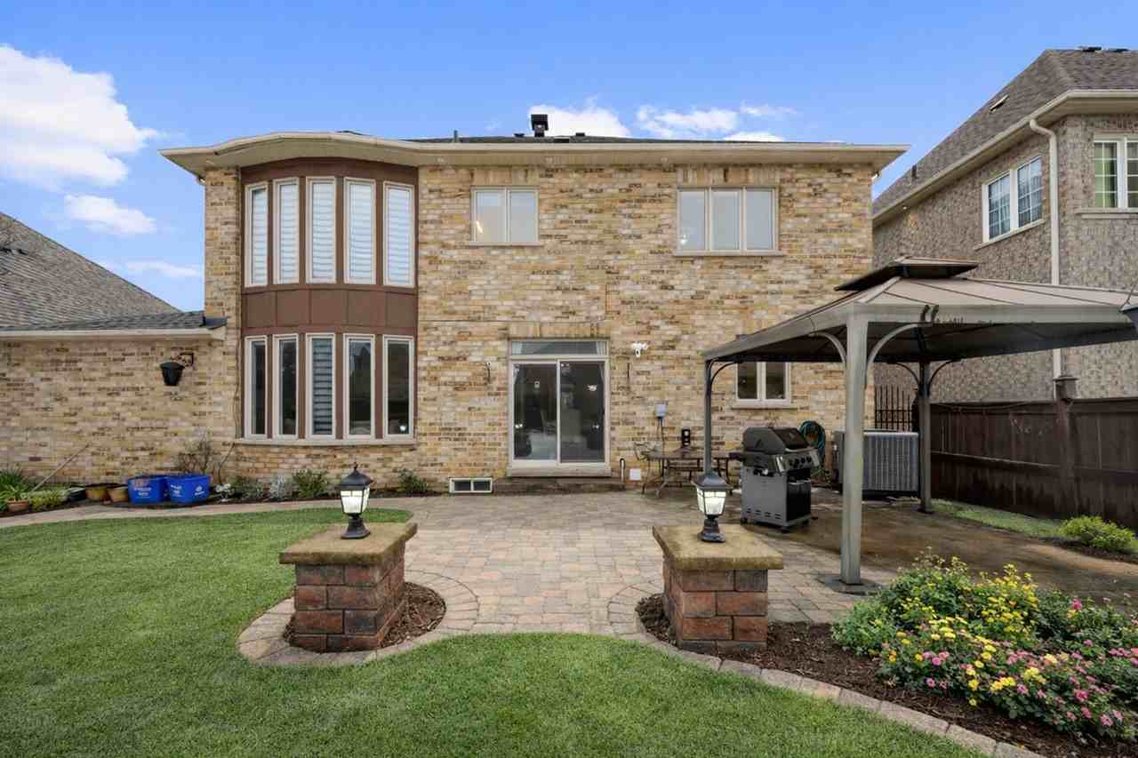 43 Saint Hubert Dr #1504441P - Photo 7 of 42