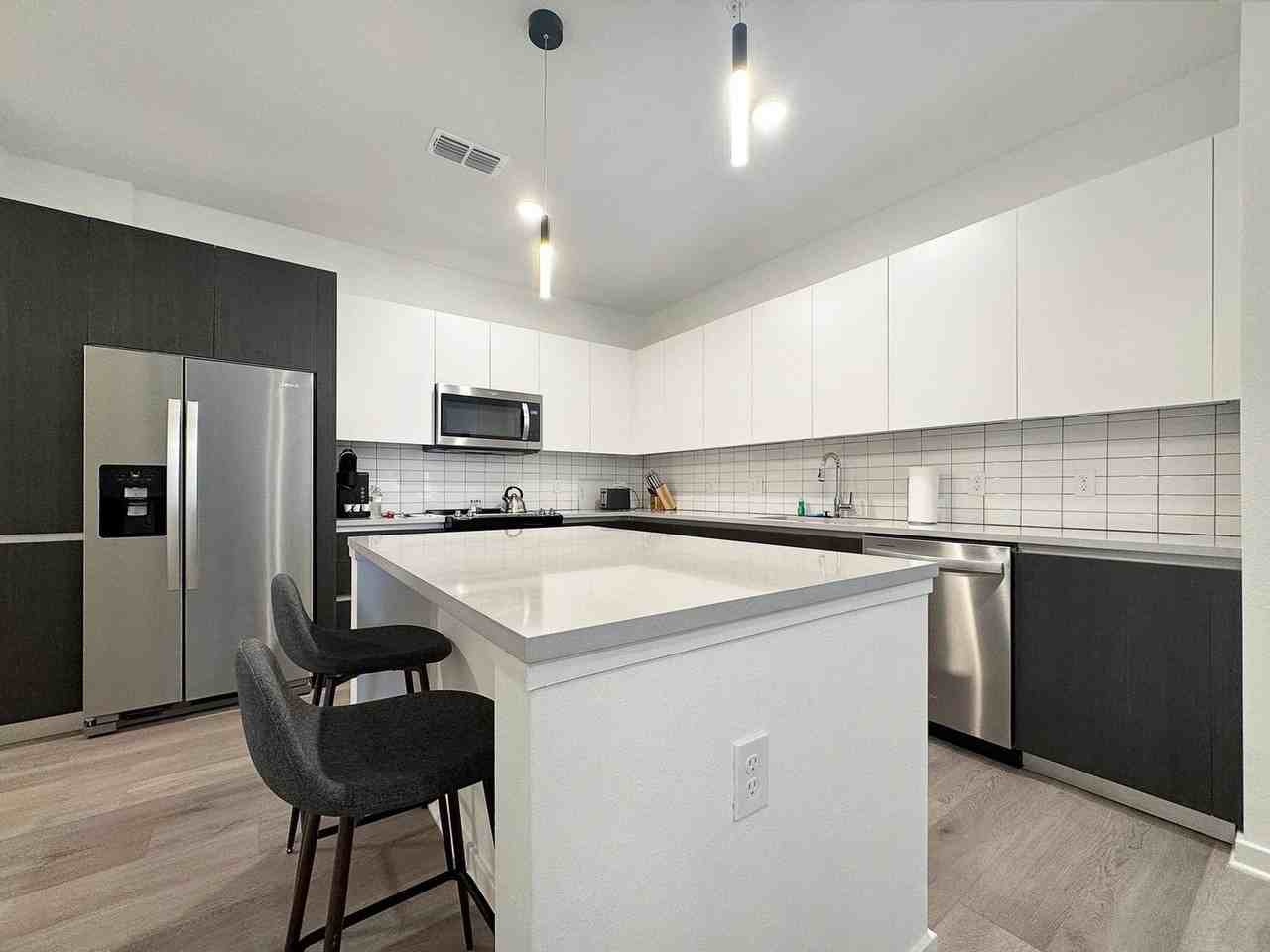 5560 122nd Cir E #1541790P - Photo 3 of 18