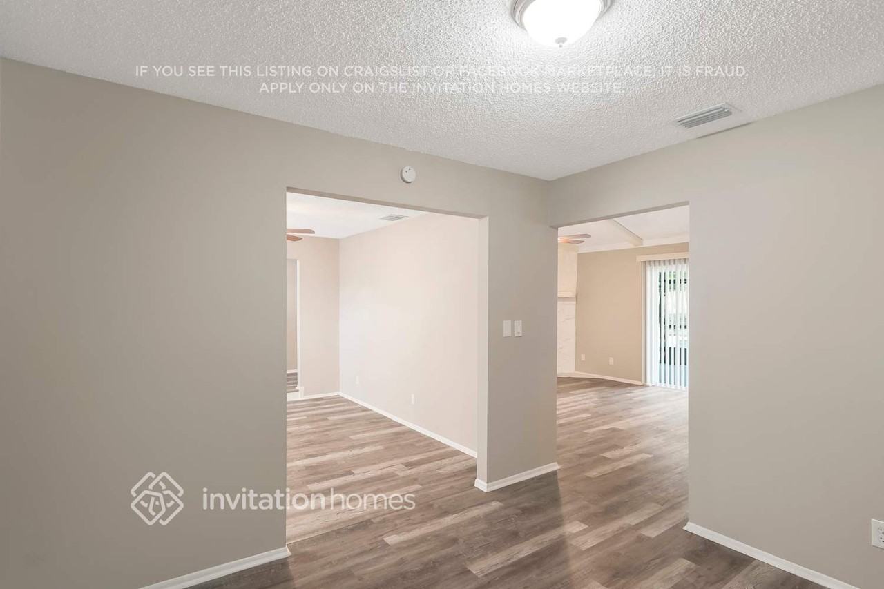 933 Hillrise Dr - Photo 3 of 25