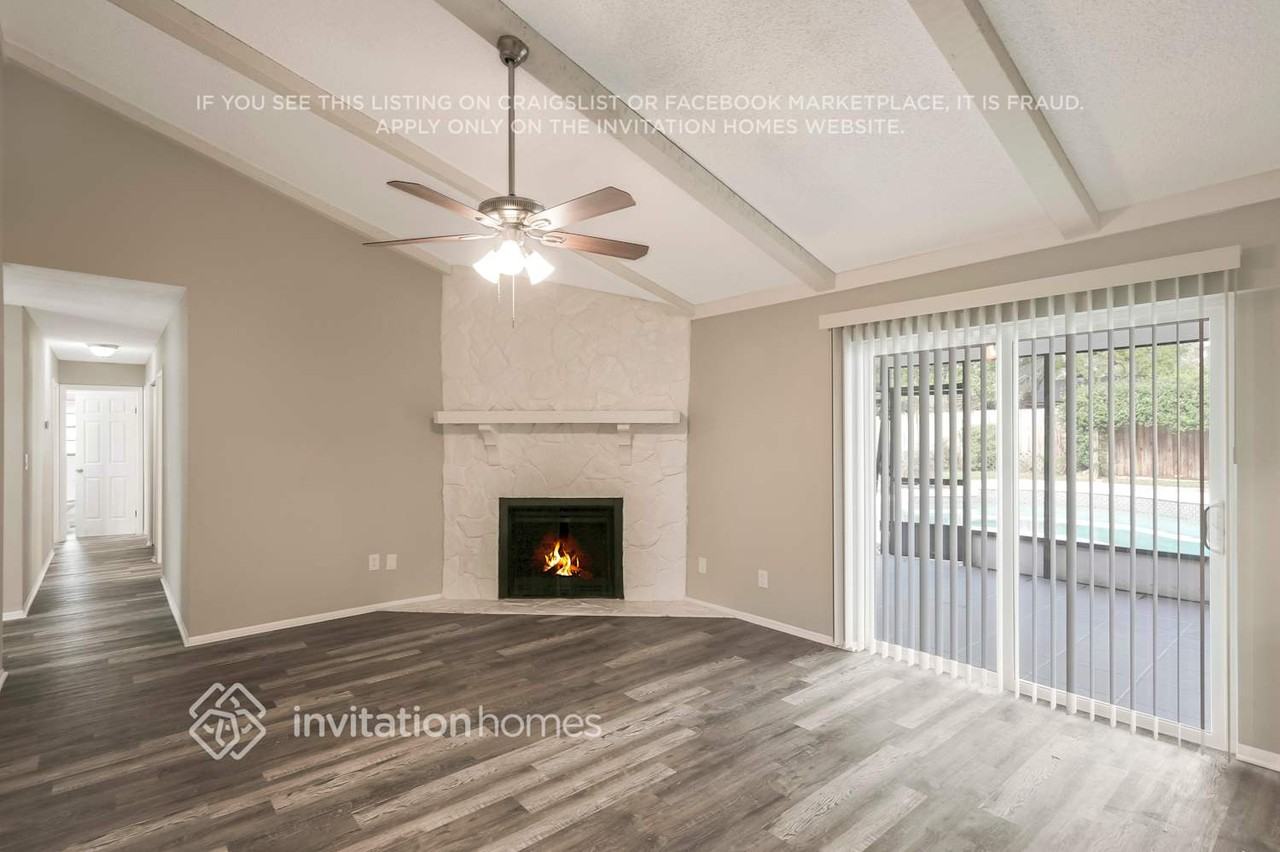 933 Hillrise Dr - Photo 4 of 25