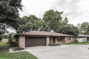 featured image of 34139 Radio Rd