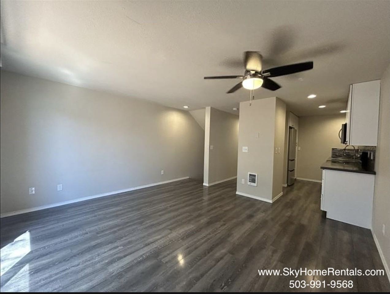 2180 Maplewood Drive South - Photo 3 of 19