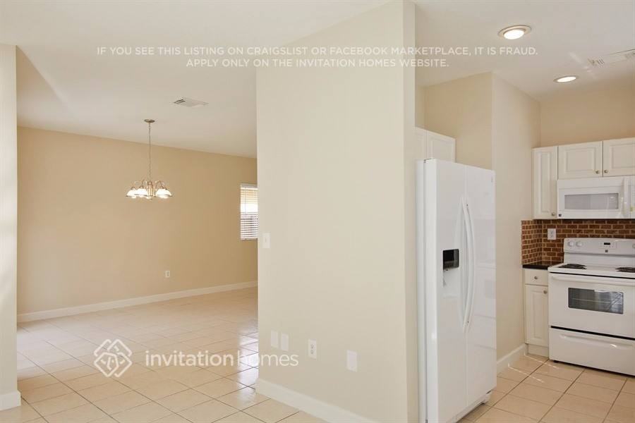 2538 Ne 41st Ave - Photo 5 of 16