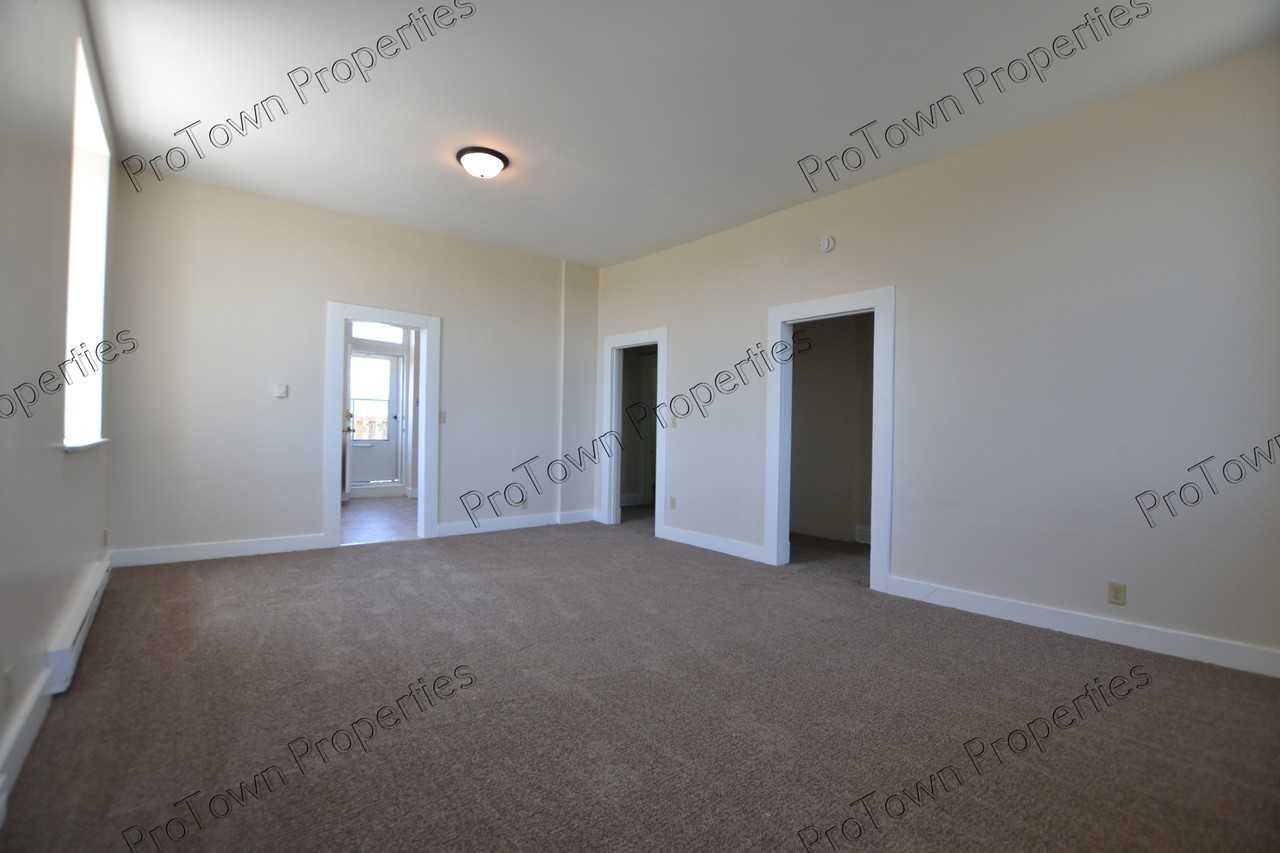 201 North Broadway Street #3 - Photo 4 of 7