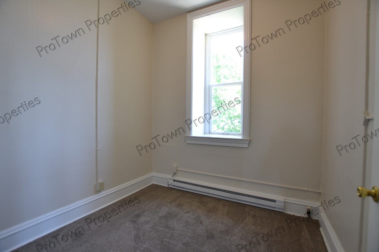 201 North Broadway Street #3 - Photo 6 of 7