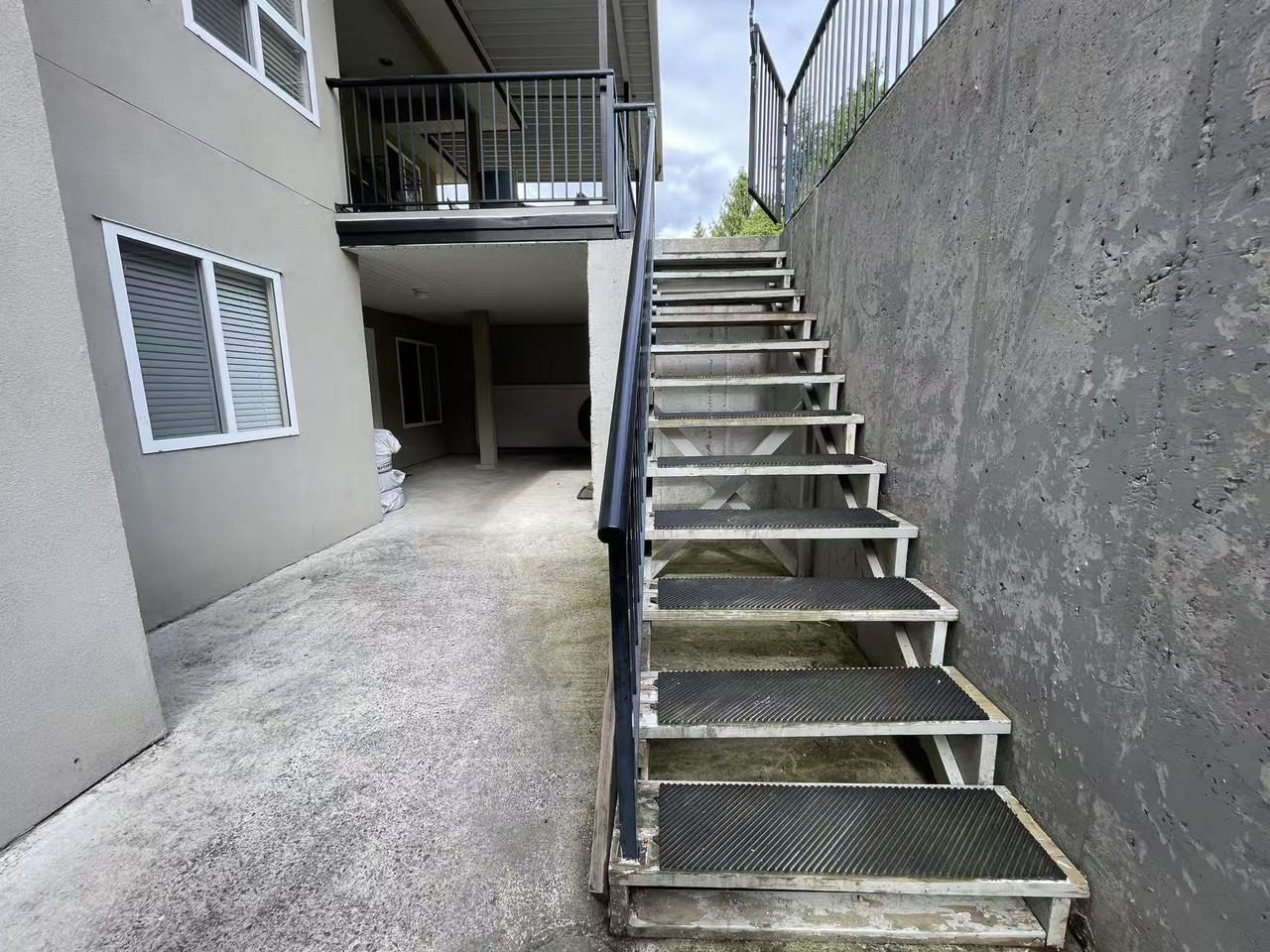 8680 168a St - Photo 2 of 12