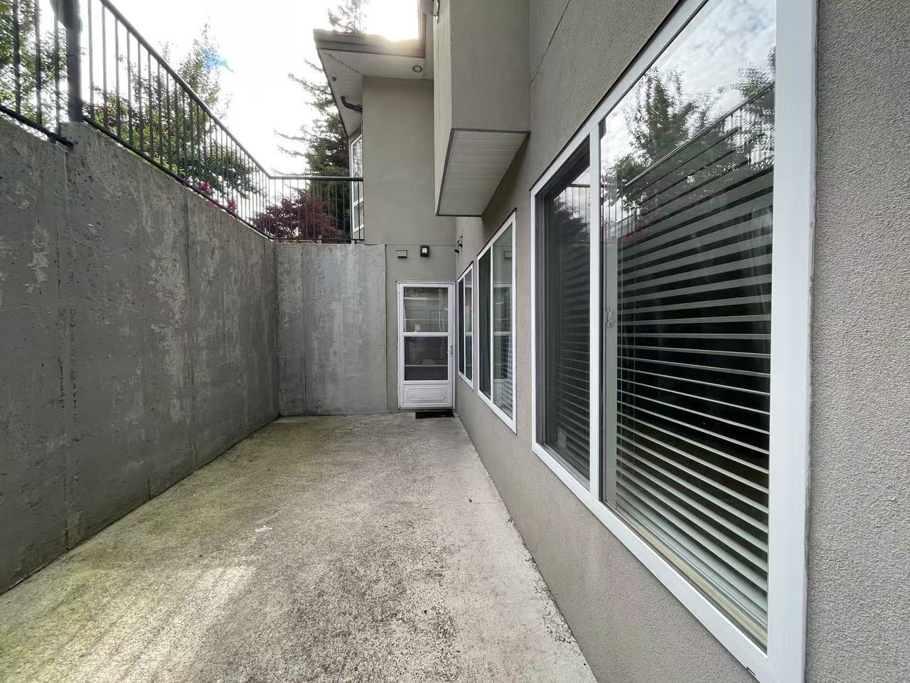 8680 168a St - Photo 3 of 12