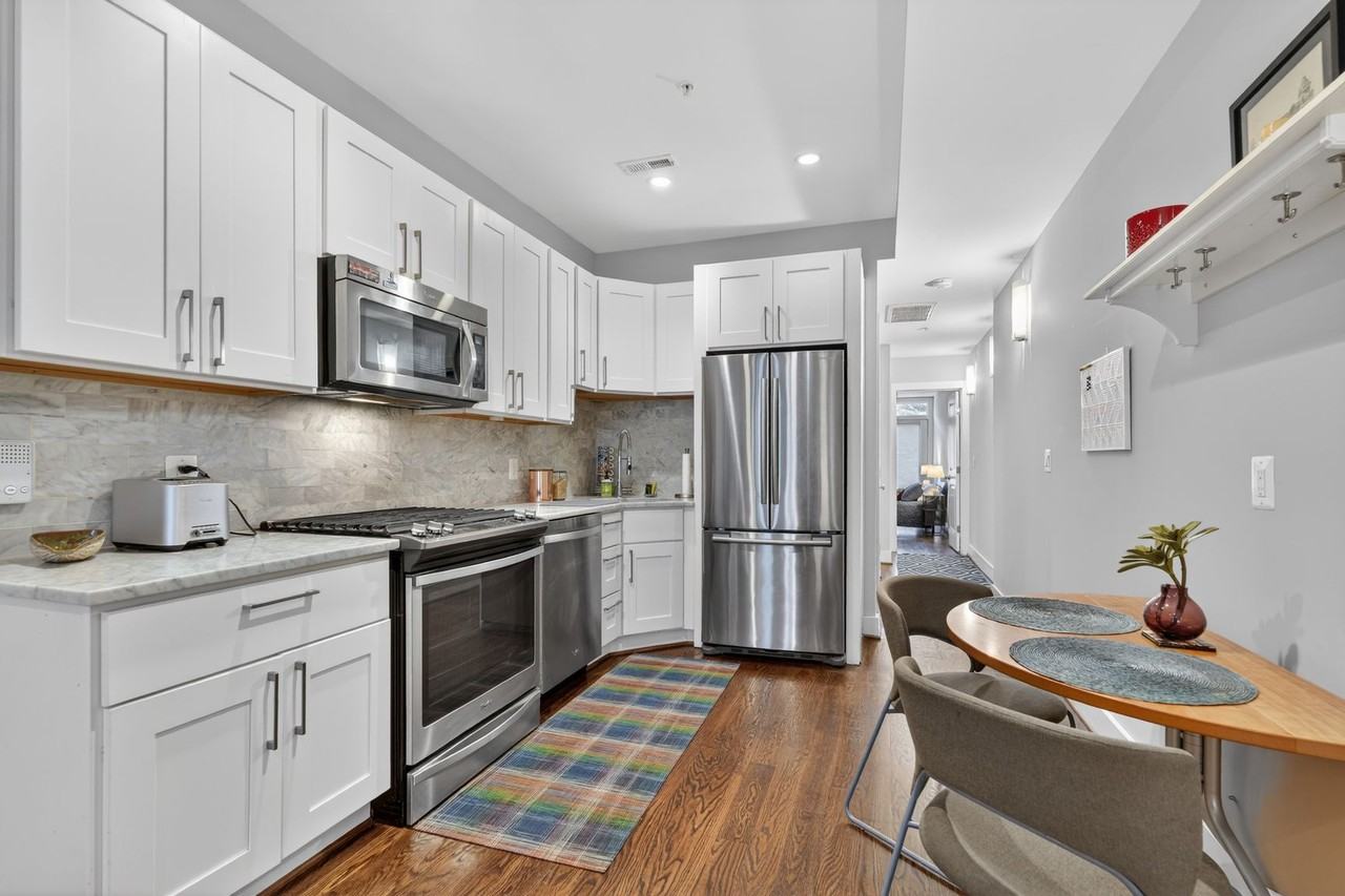 611 2nd St NE #2 - Photo 6 of 15