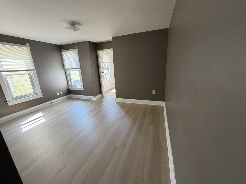 754 State St - Photo 2 of 10