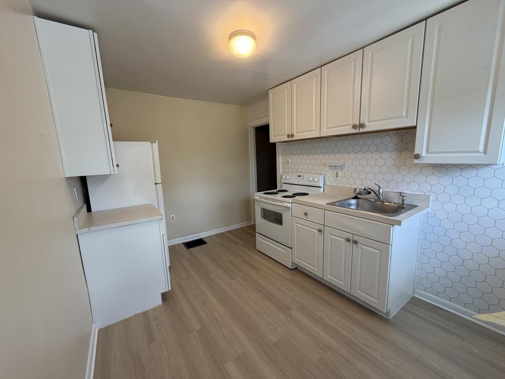 754 State St - Photo 4 of 10