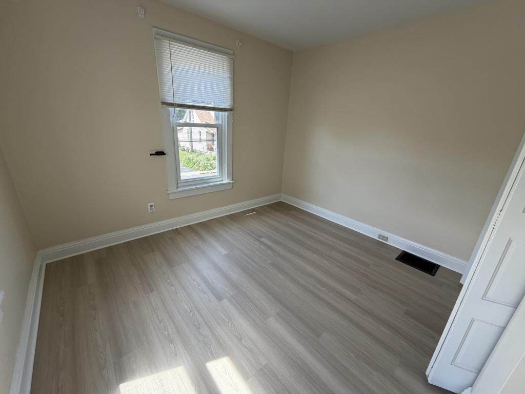 754 State St - Photo 7 of 10