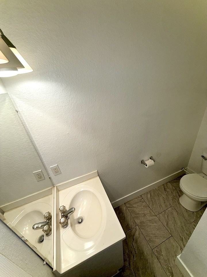 4626 San Jacinto Street #D - Photo 4 of 31