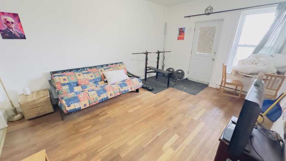 826 Rue Short - Photo 3 of 7