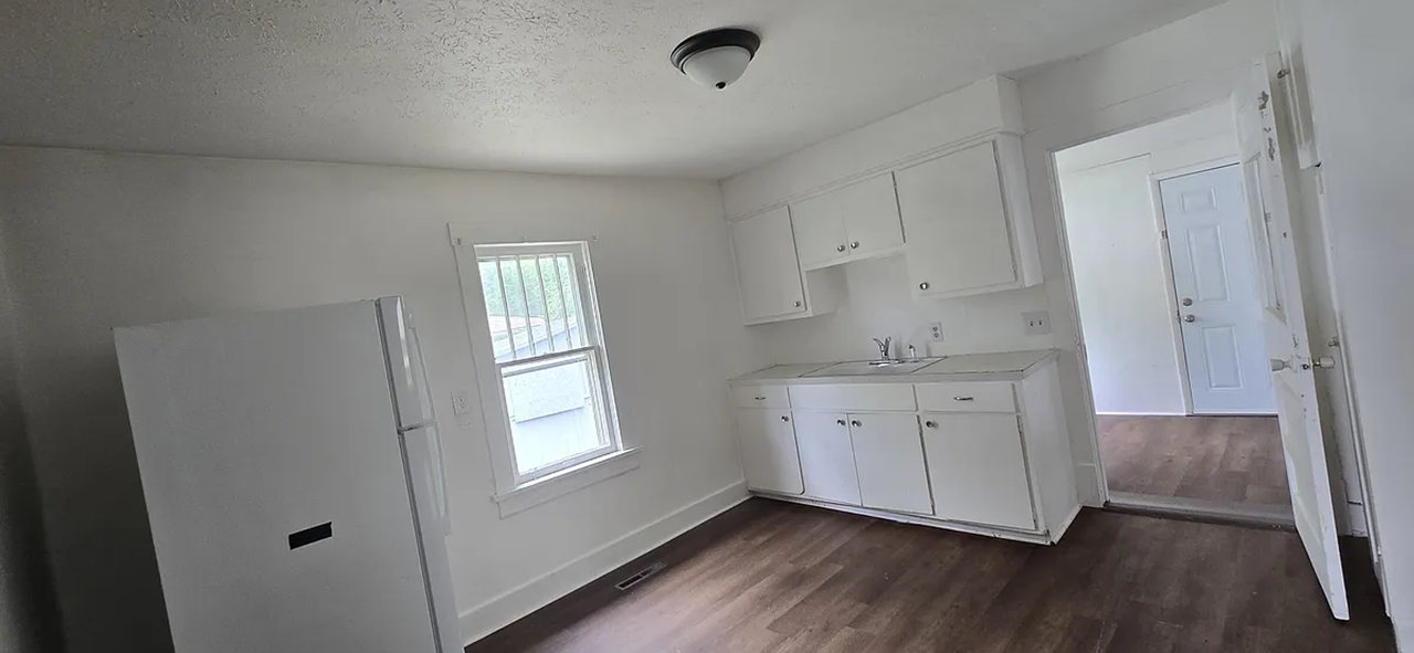 2062 N Albertha Ave - Photo 5 of 10