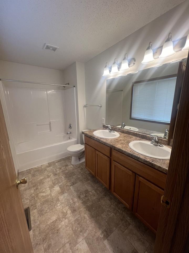 4202 Estate Dr S #1 - Photo 3 of 18
