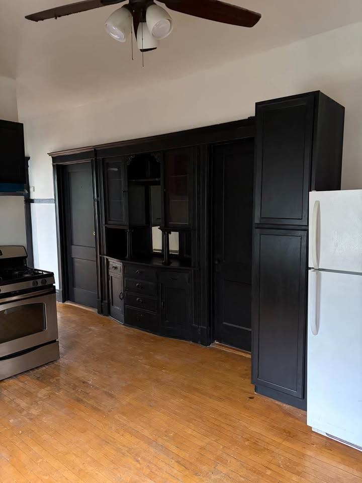 7257 South Marshfield Avenue #2 - Photo 5 of 9