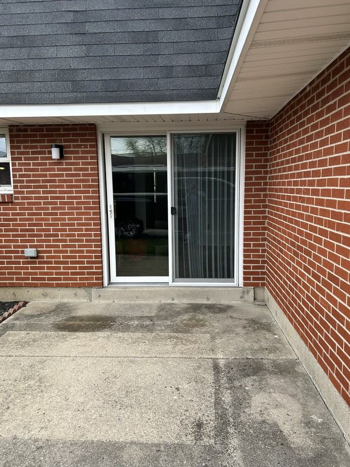 488 Heather St - Photo 5 of 16