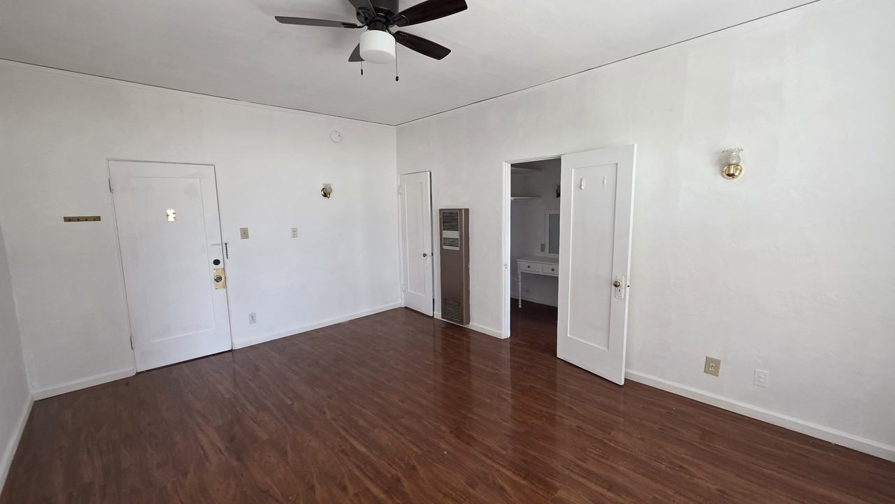 5723 Huntington Dr N #14 - Photo 5 of 8