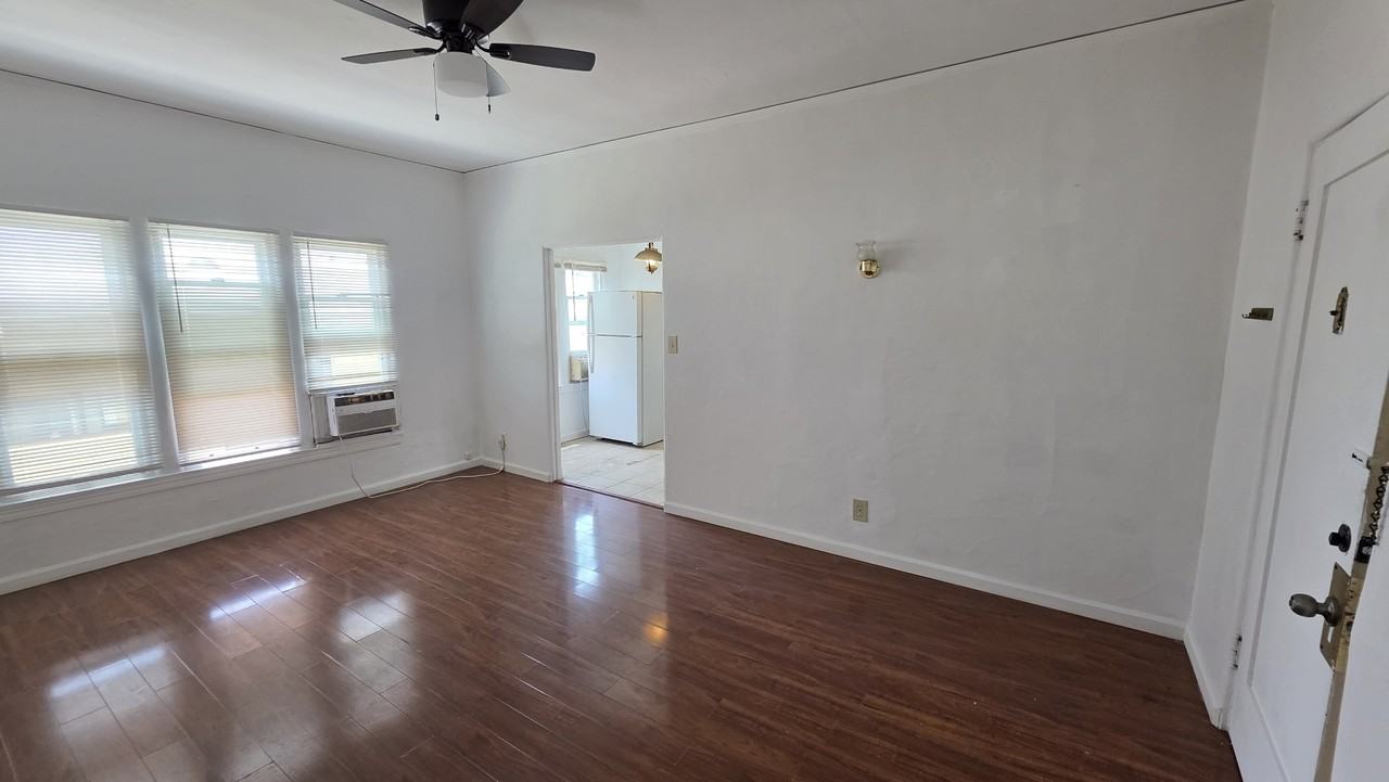 5723 Huntington Dr N #14 - Photo 6 of 8