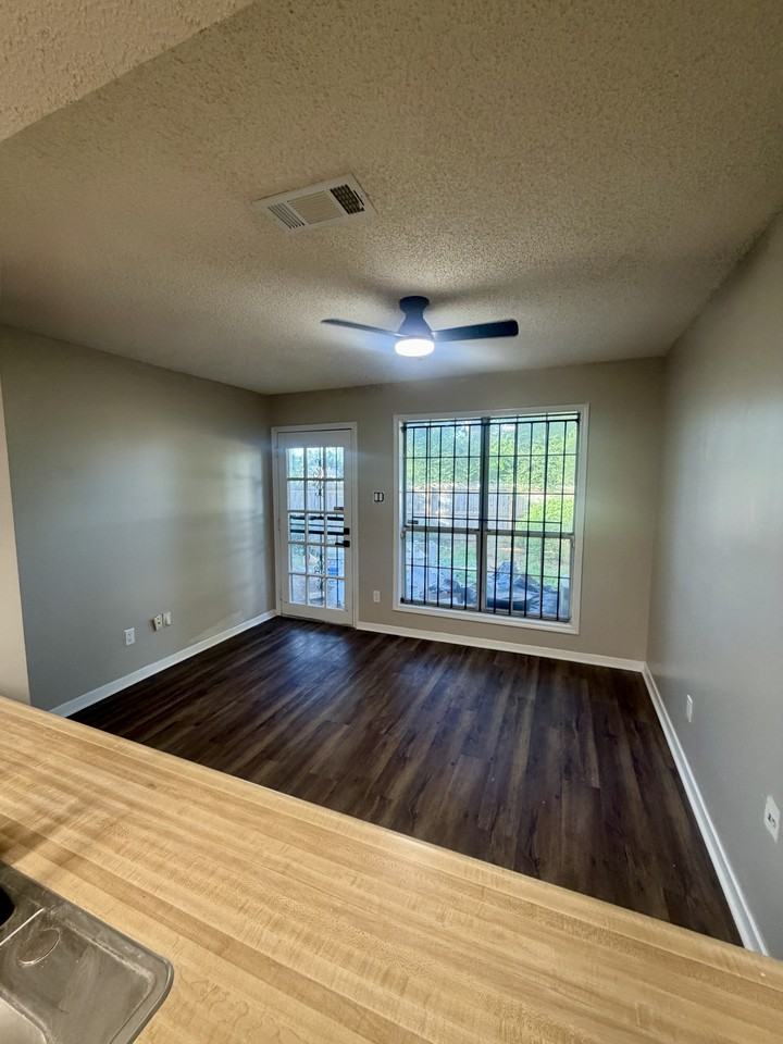 2800 E Hickory Blf - Photo 6 of 14