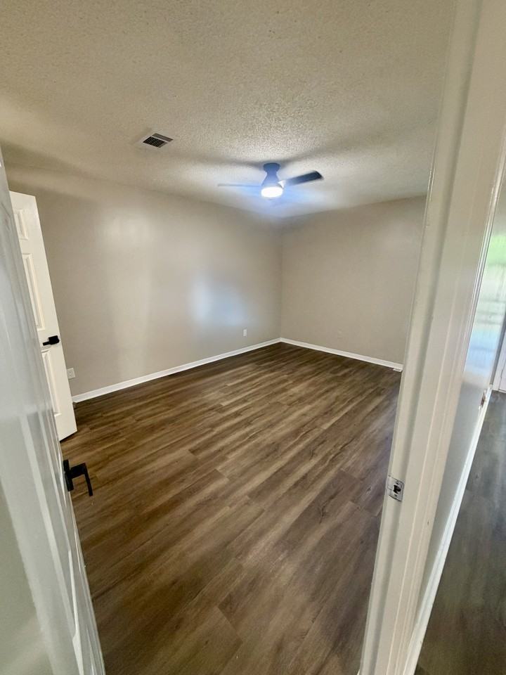 2800 E Hickory Blf - Photo 7 of 14