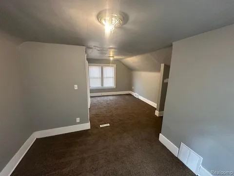 15512 Log Cabin St - Photo 2 of 6