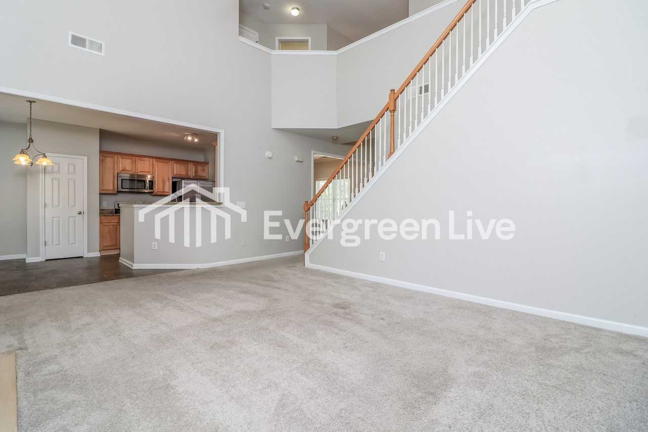 209 Devynwood Ct - Photo 3 of 10