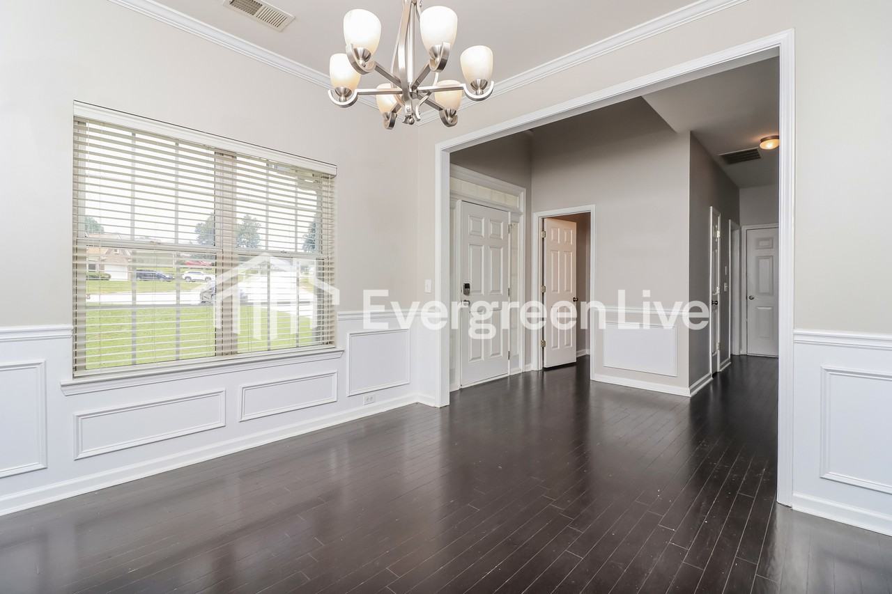 209 Devynwood Ct - Photo 4 of 10