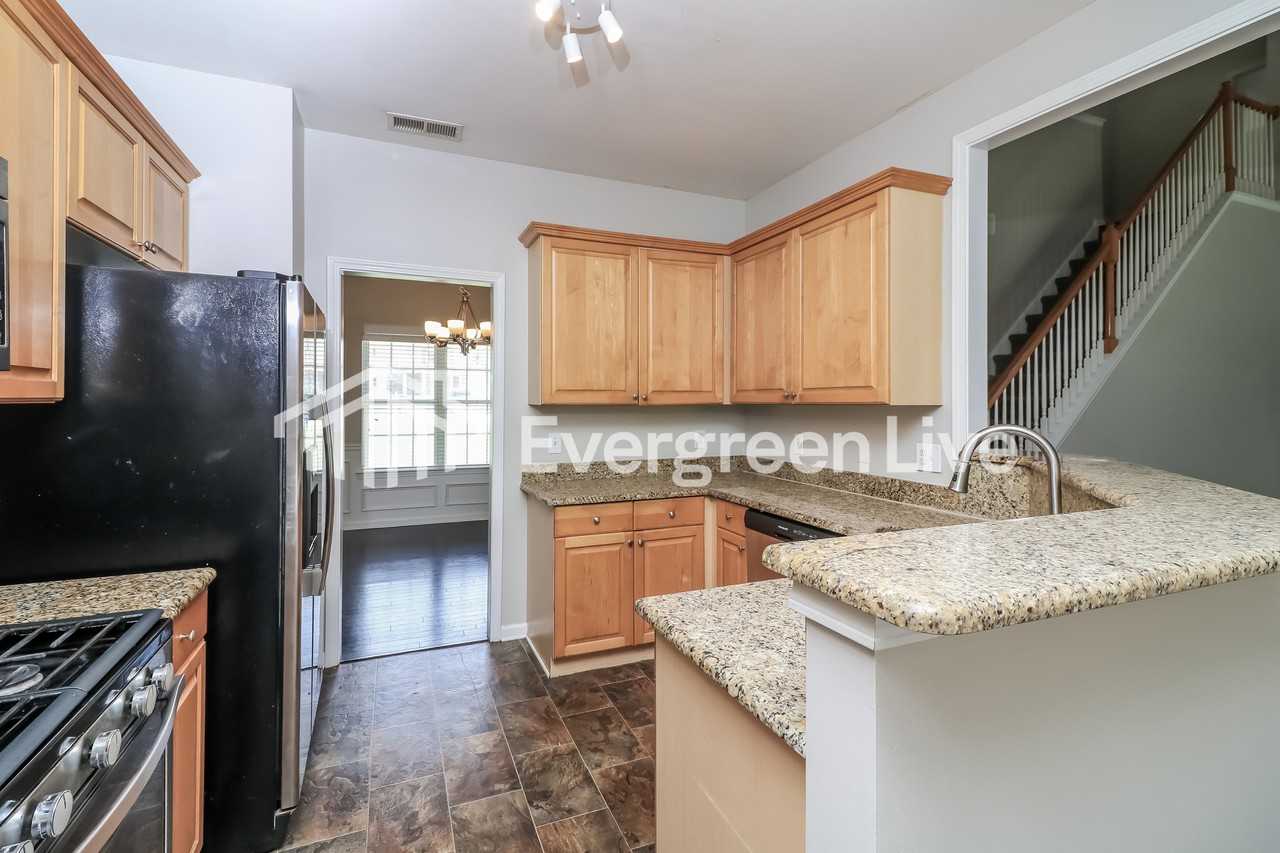209 Devynwood Ct - Photo 5 of 10