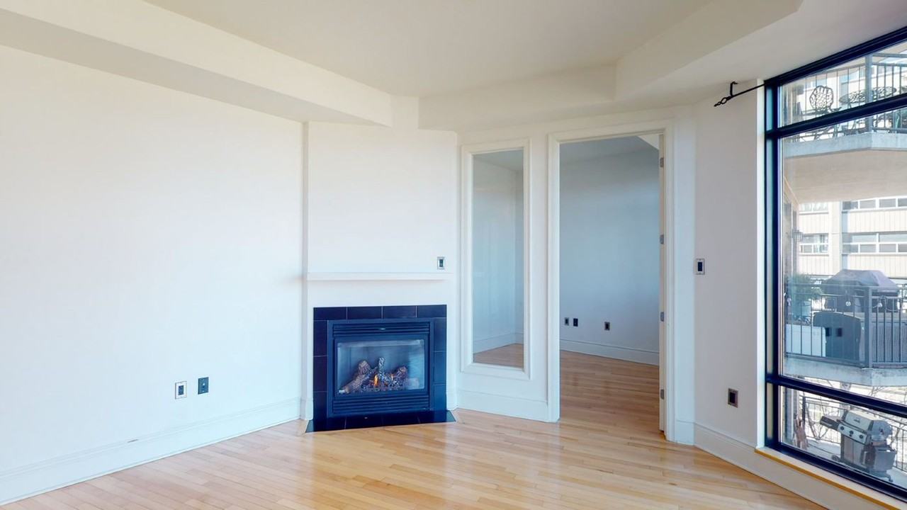 509-420 Berkley - Photo 5 of 10