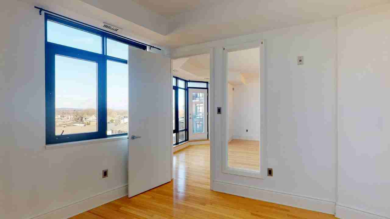 509-420 Berkley - Photo 6 of 10