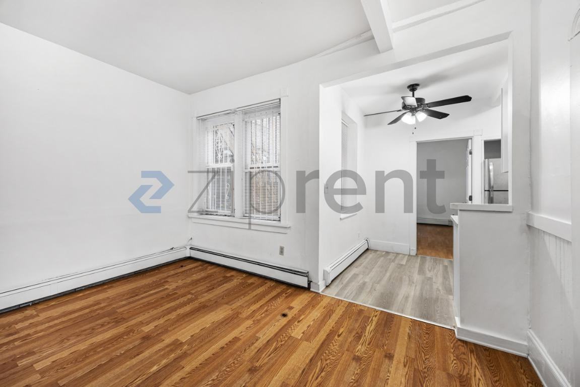 34 Cunard St - Photo 2 of 11
