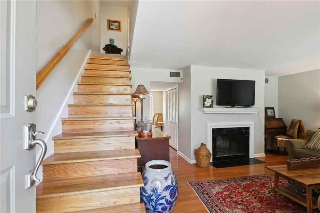 73 La Rue Pl Nw - Photo 3 of 30