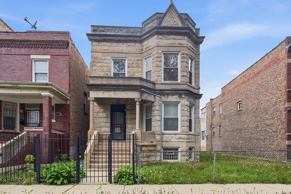 1448 E 69th Pl