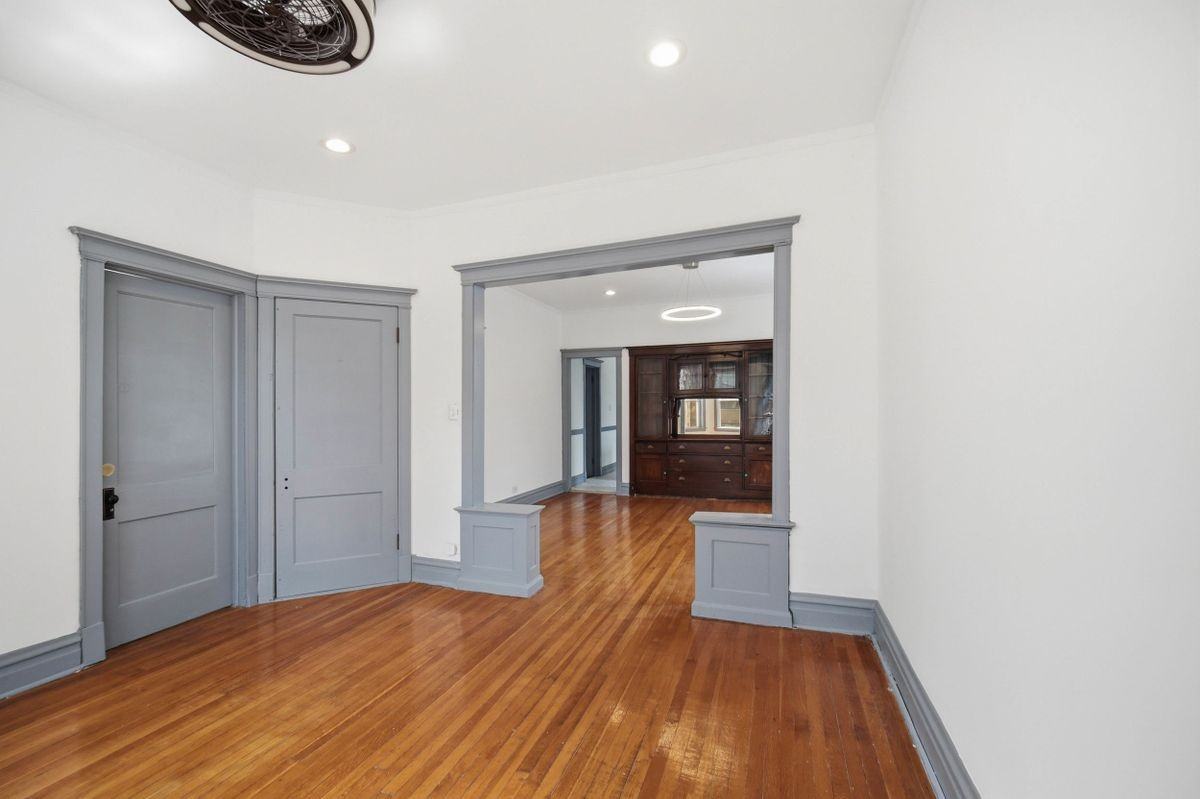 1448 E 69th Pl - Photo 4 of 17