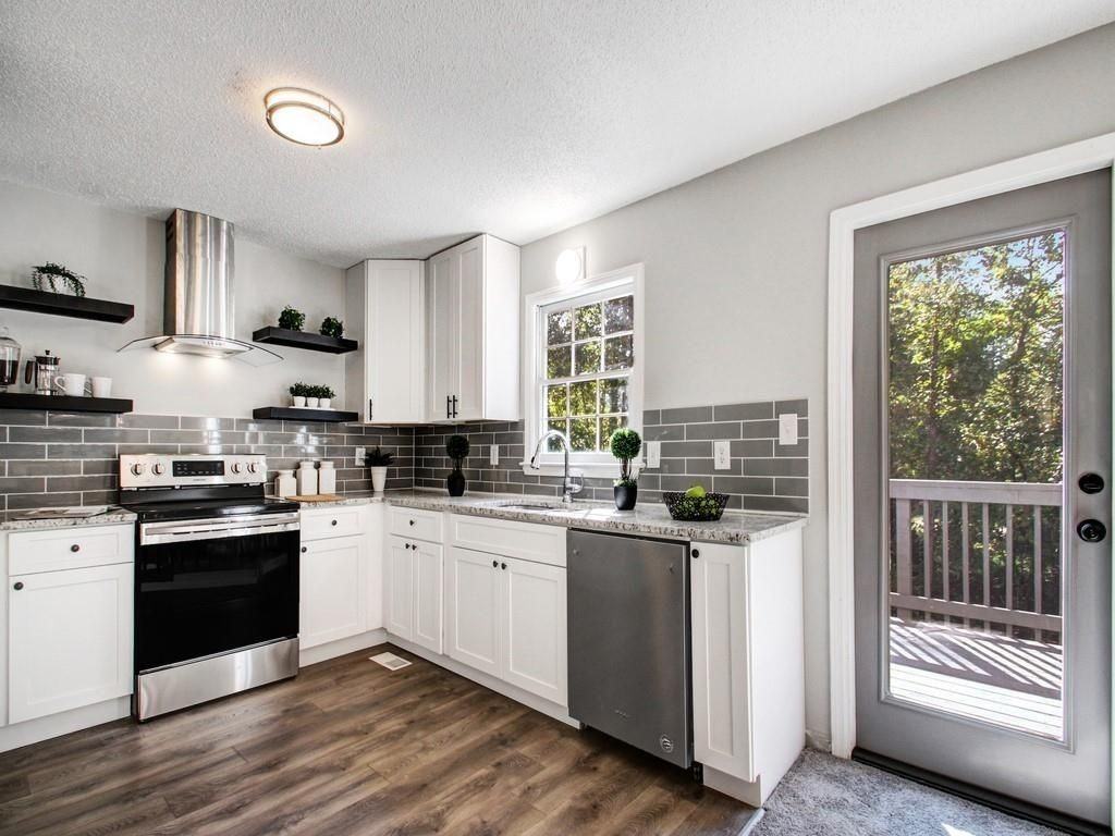 5046 Nebo Rd - Photo 3 of 19