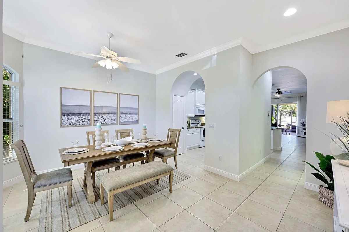 847 98th Ave N - Photo 4 of 24