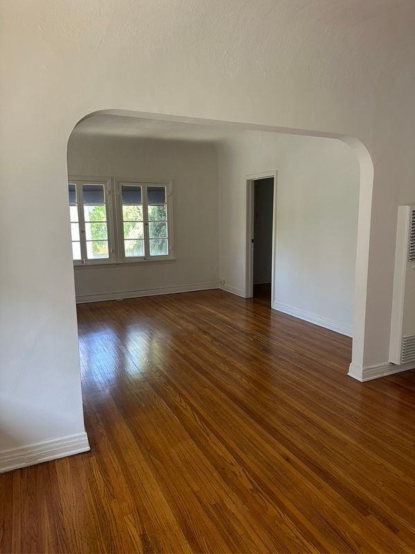 414 N Orange Grove Ave ##1/2 - Photo 2 of 5