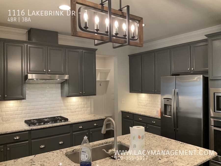1116 Lakebrink Dr #1 - Photo 4 of 26