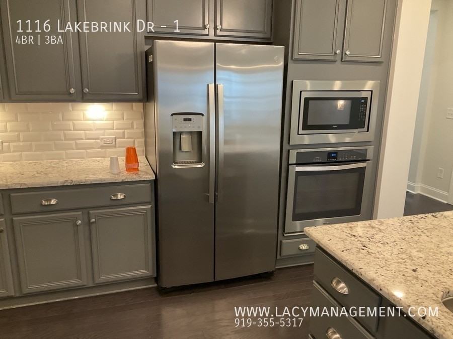 1116 Lakebrink Dr #1 - Photo 5 of 26