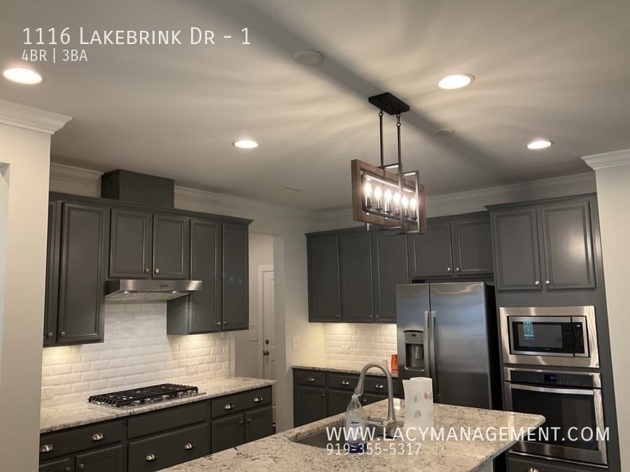 1116 Lakebrink Dr #1 - Photo 6 of 26