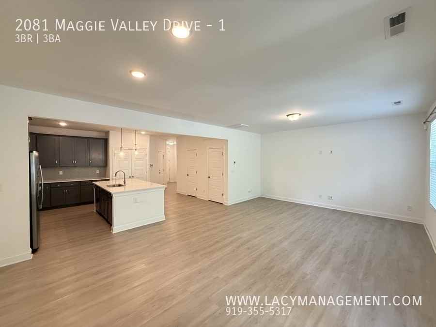2081 Maggie Valley Dr - Photo 4 of 31