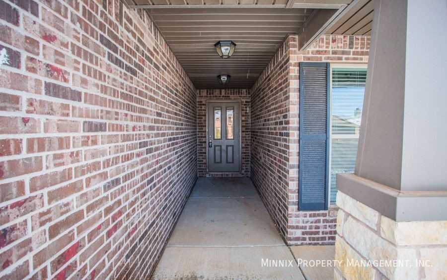 7043 94th St - Photo 2 of 40