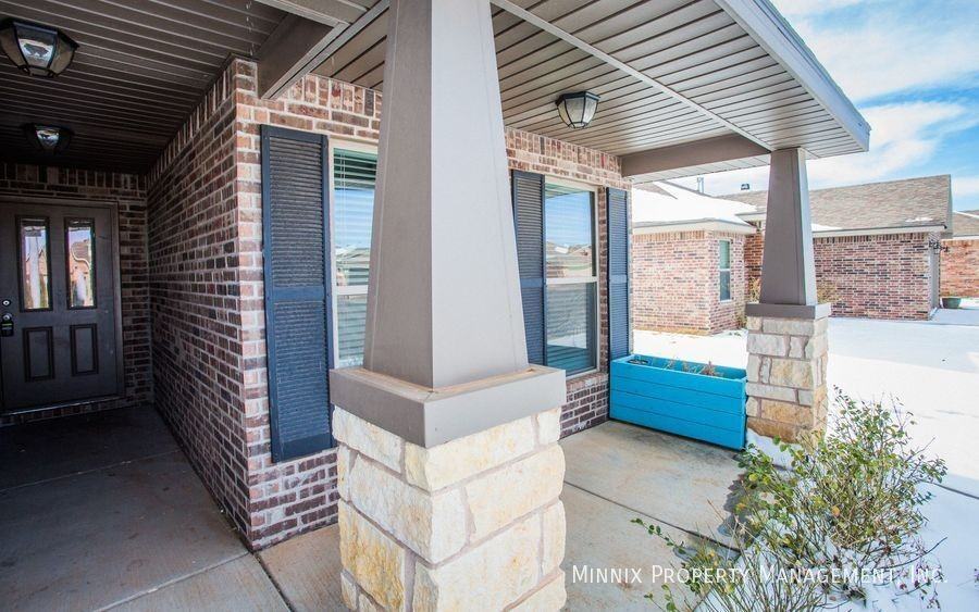 7043 94th St - Photo 3 of 40