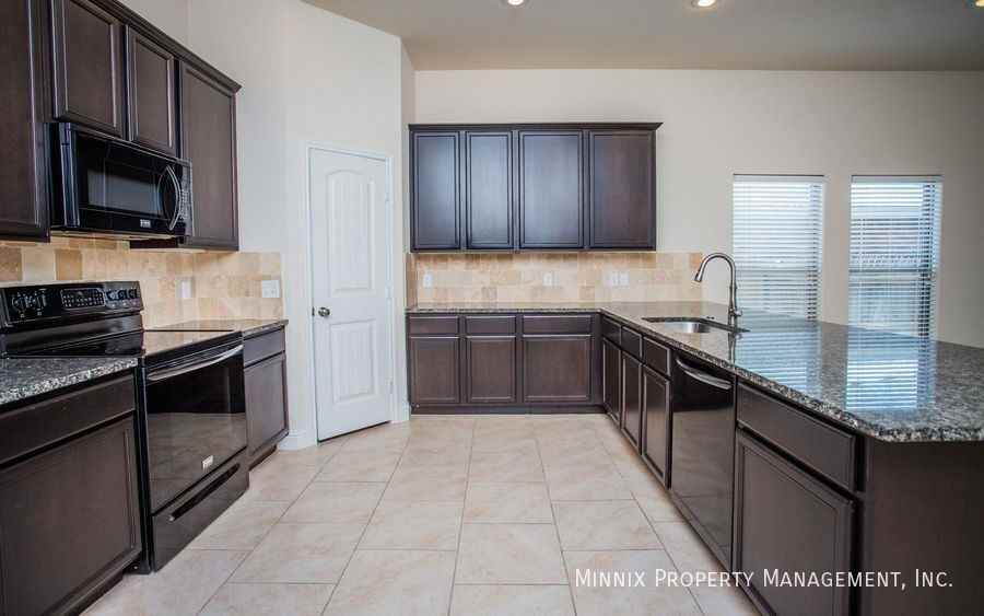 7043 94th St - Photo 4 of 40