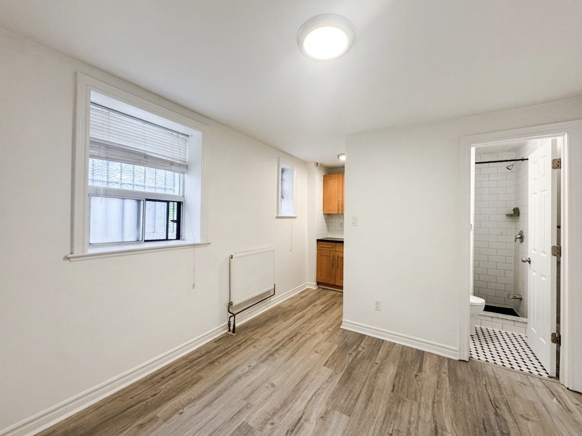 492 Montrose Ave #26 - Photo 4 of 18