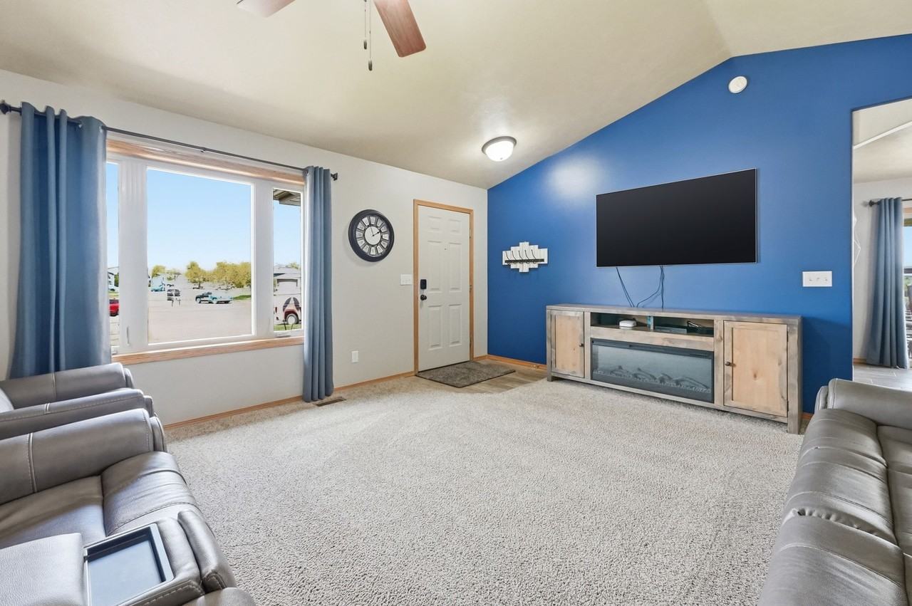 5904 S Mandy Cir #A - Photo 4 of 32