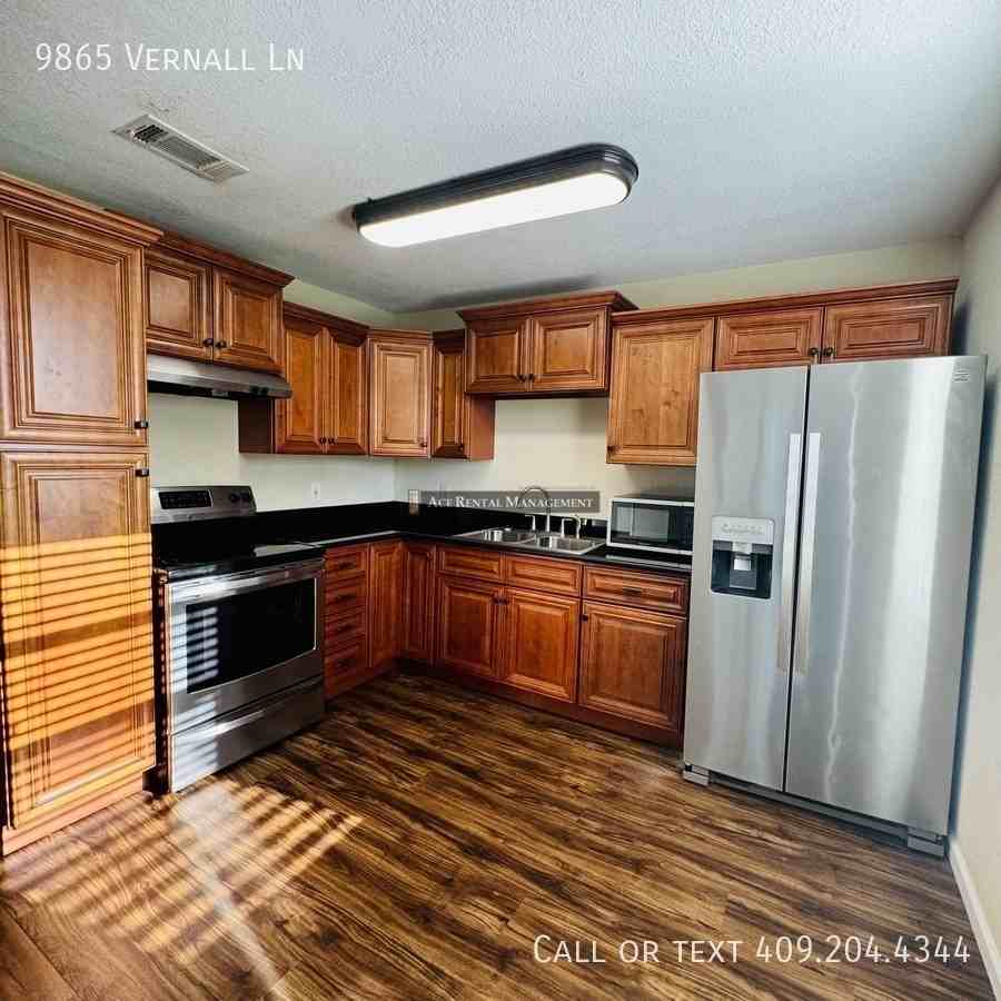 9865 Vernall Ln - Photo 4 of 13
