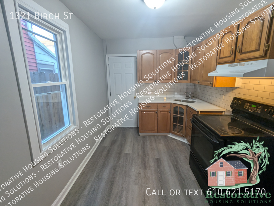 1321 Birch St - Photo 3 of 13